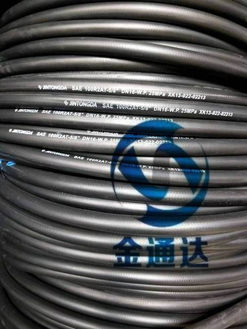 三層高壓鋼絲編織膠管的性能誰能介紹下?有什么規(guī)格的呢? 三層高壓鋼絲編織膠管的性能誰能介紹下?有什么規(guī)格的呢?